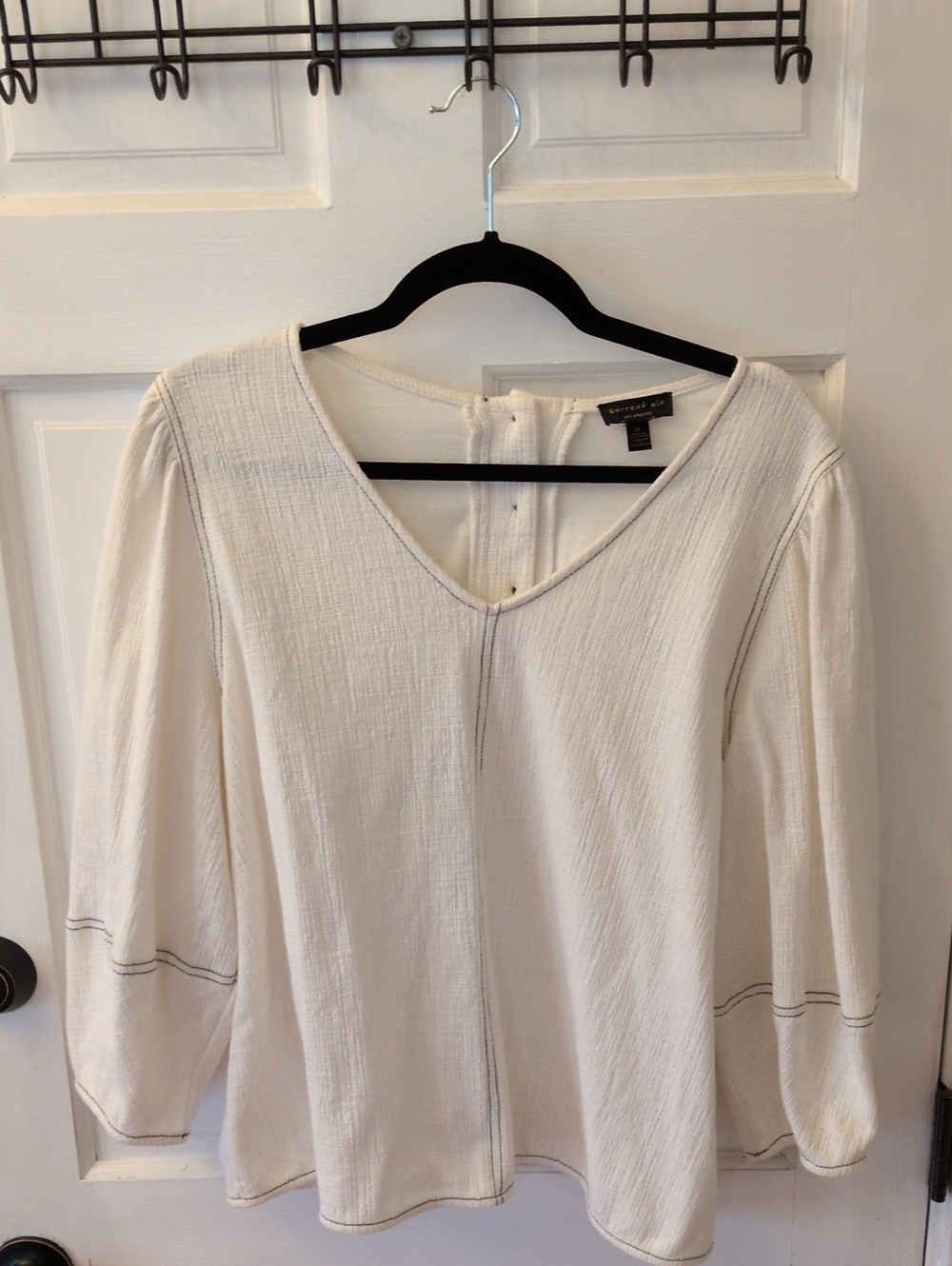 Current Air Cream Textured V-Neck Balloon Sleeve Blouse with Contrast Stitching
